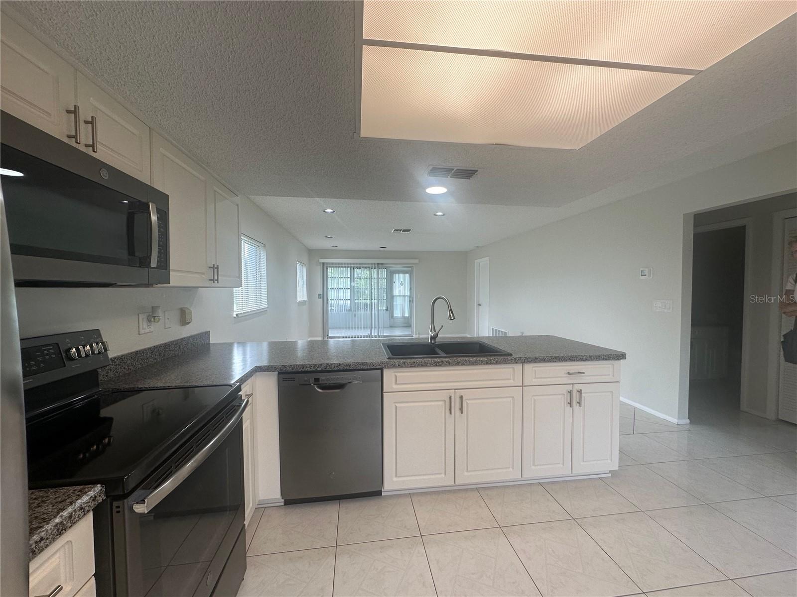 Image 9 of 38 For 12539 Dearborn Drive A
