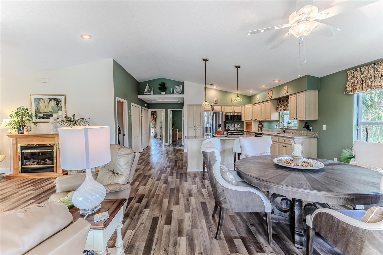 Image 18 of 75 For 4460 Flounder Drive