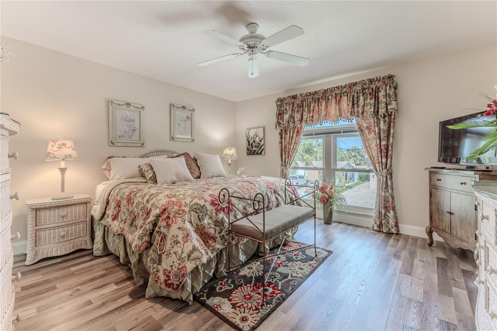 Image 38 of 75 For 4460 Flounder Drive