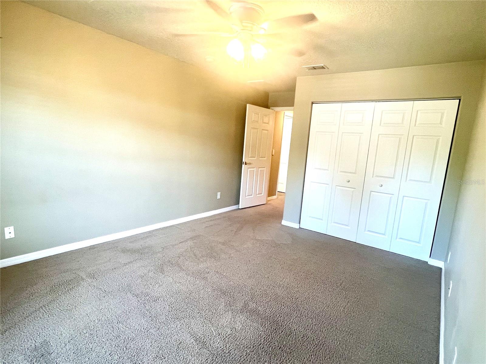 Image 12 of 27 For 930 Woodbridge Ct