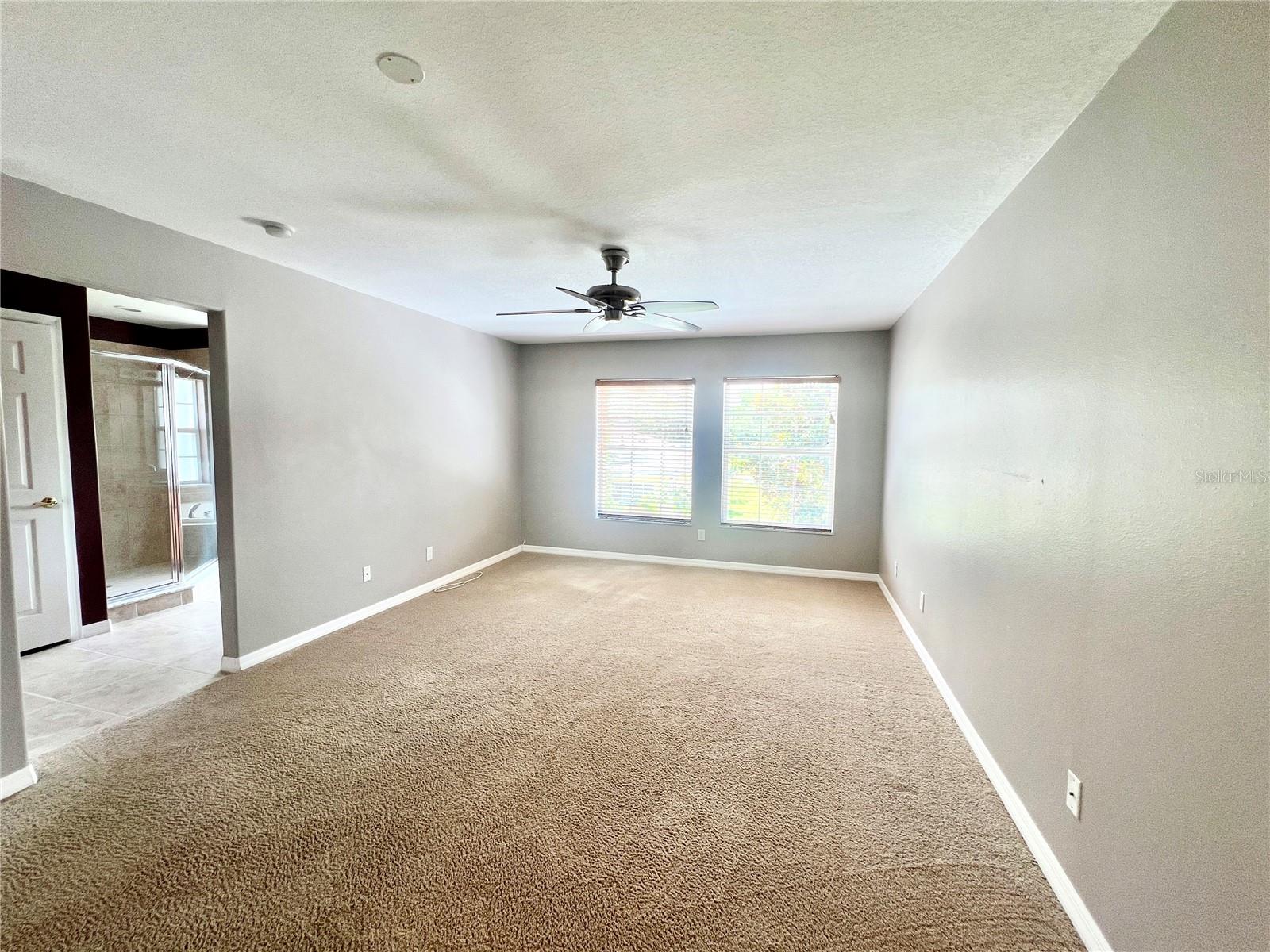 Image 18 of 27 For 930 Woodbridge Ct