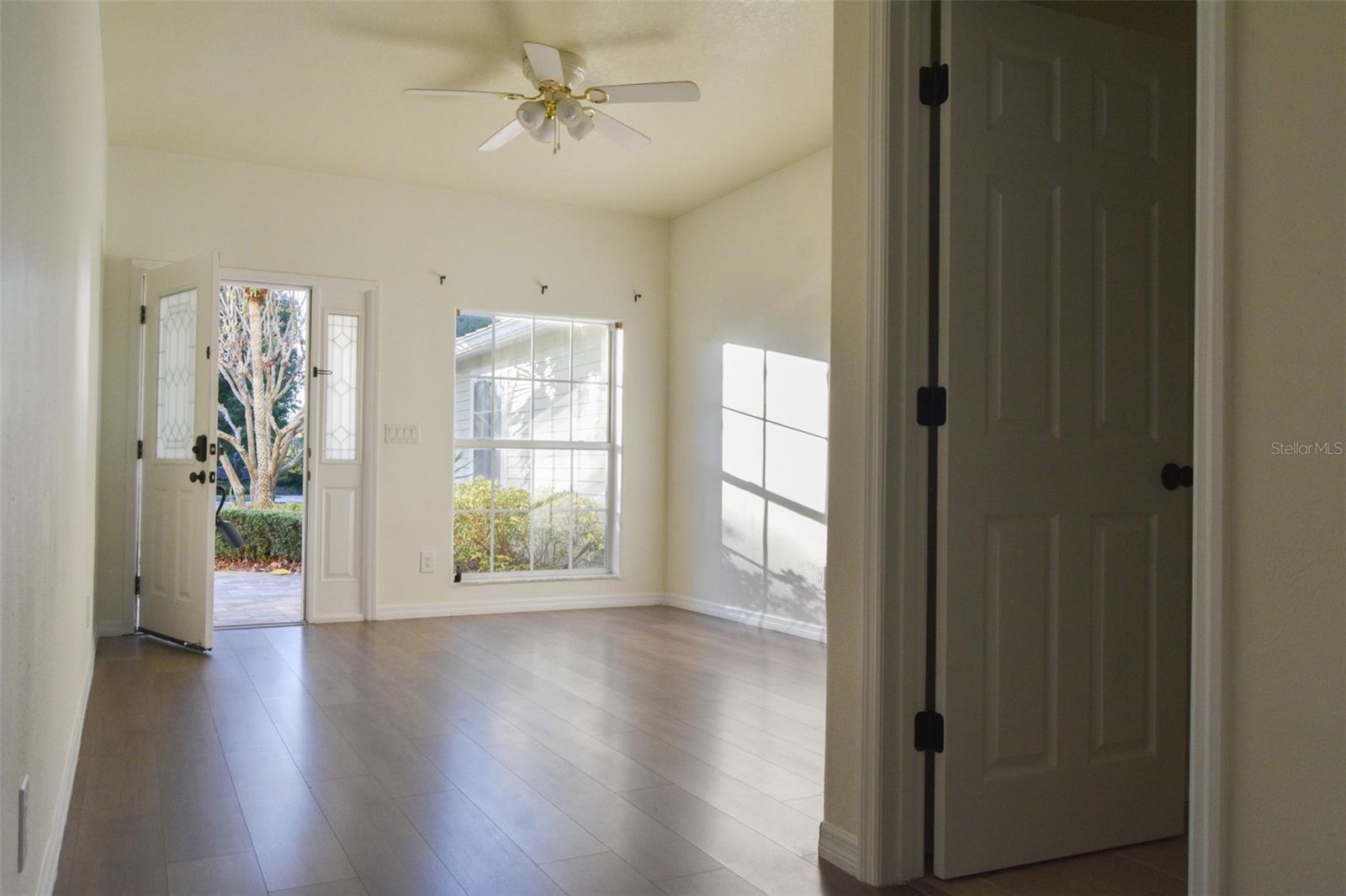 Image 30 of 38 For 930 Woodbridge Ct