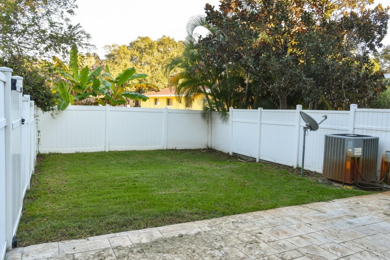 Image 34 of 38 For 930 Woodbridge Ct