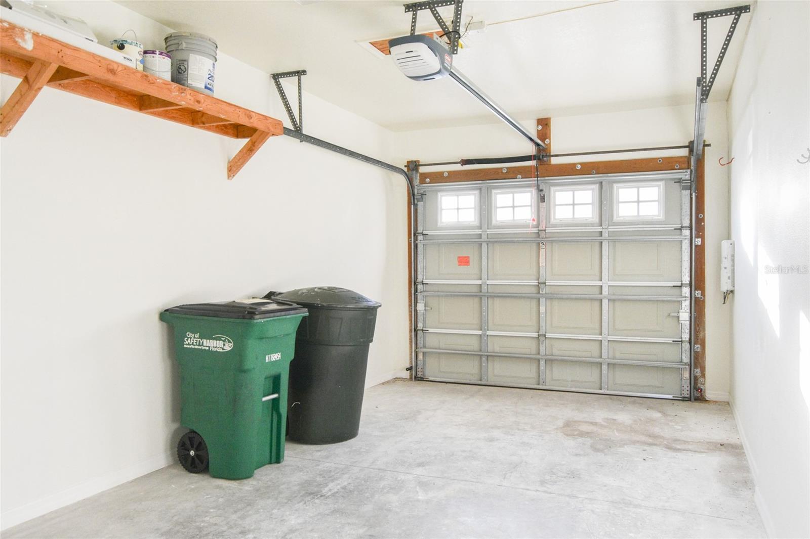 Image 37 of 38 For 930 Woodbridge Ct