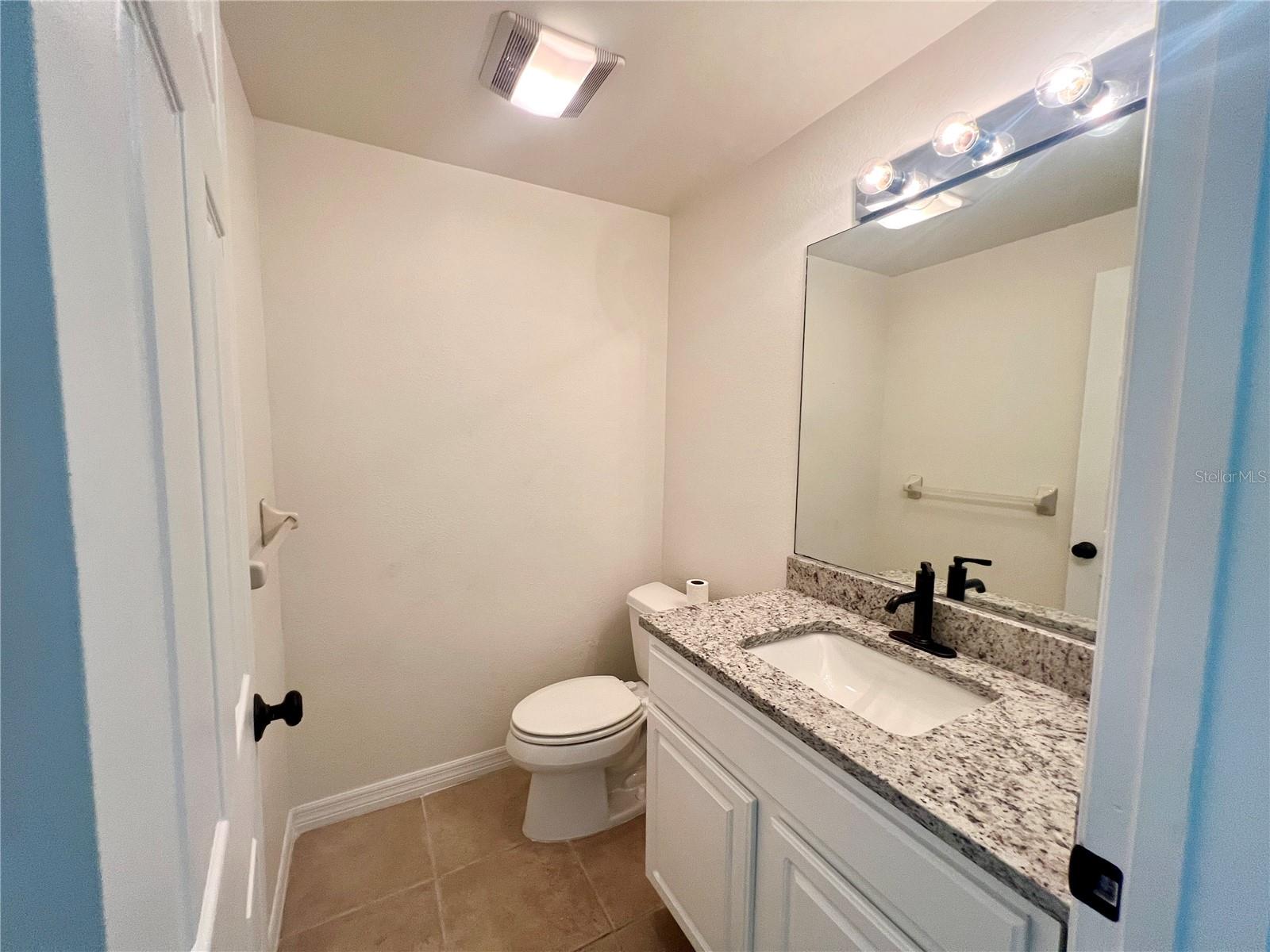 Image 5 of 27 For 930 Woodbridge Ct