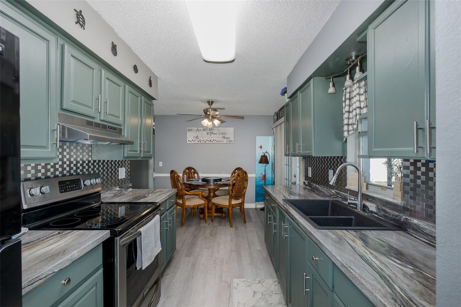 Image 12 of 36 For 27263 Warner Avenue
