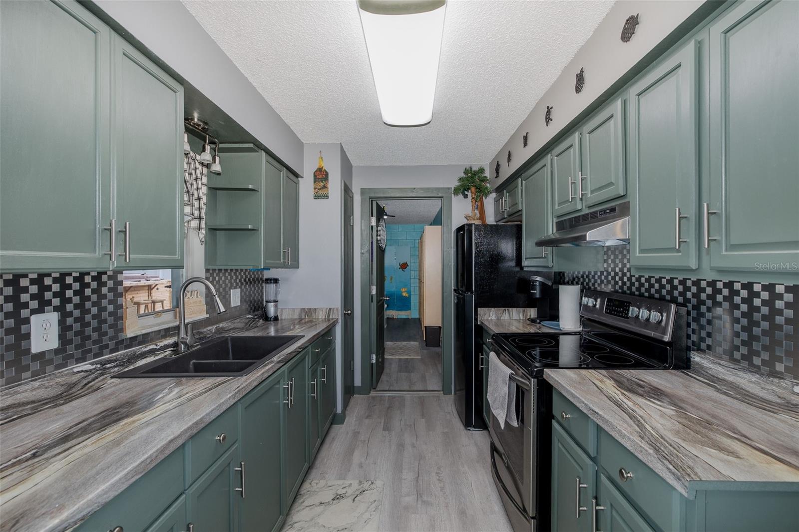 Image 14 of 36 For 27263 Warner Avenue
