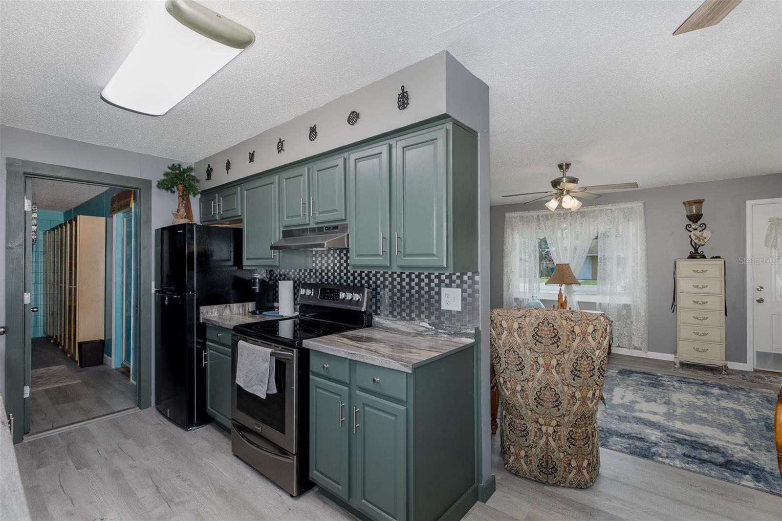 Image 15 of 36 For 27263 Warner Avenue