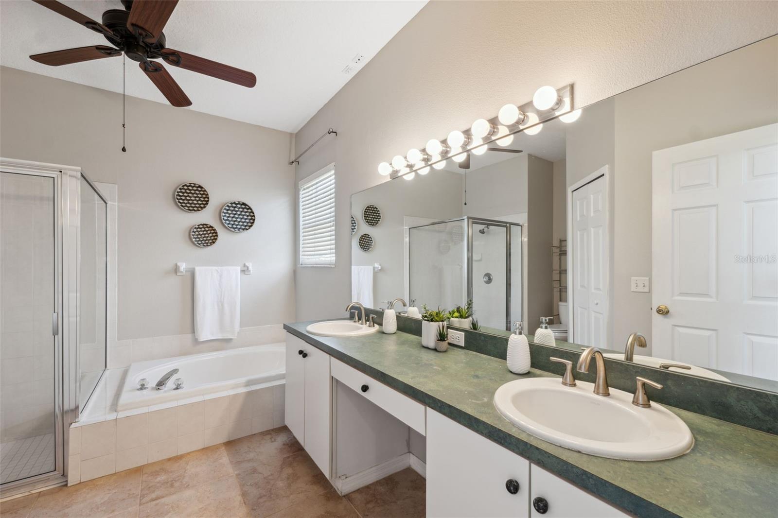 Image 13 of 21 For 1623 Crossvine Court