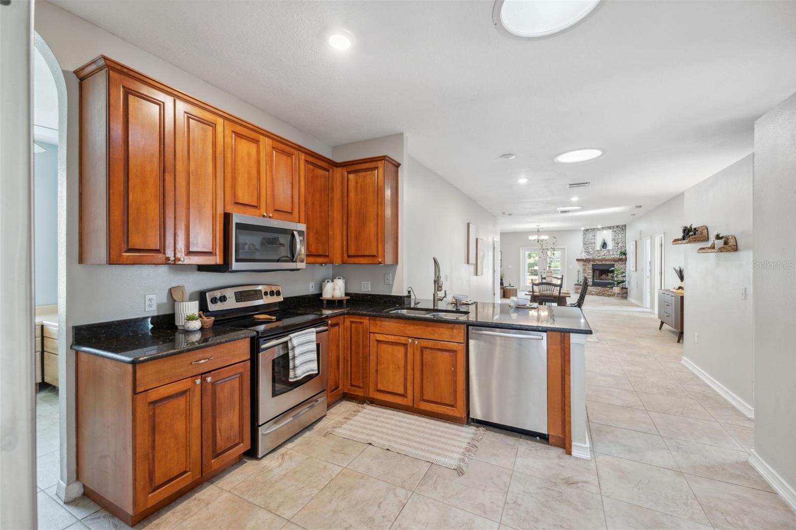 Image 5 of 21 For 1623 Crossvine Court