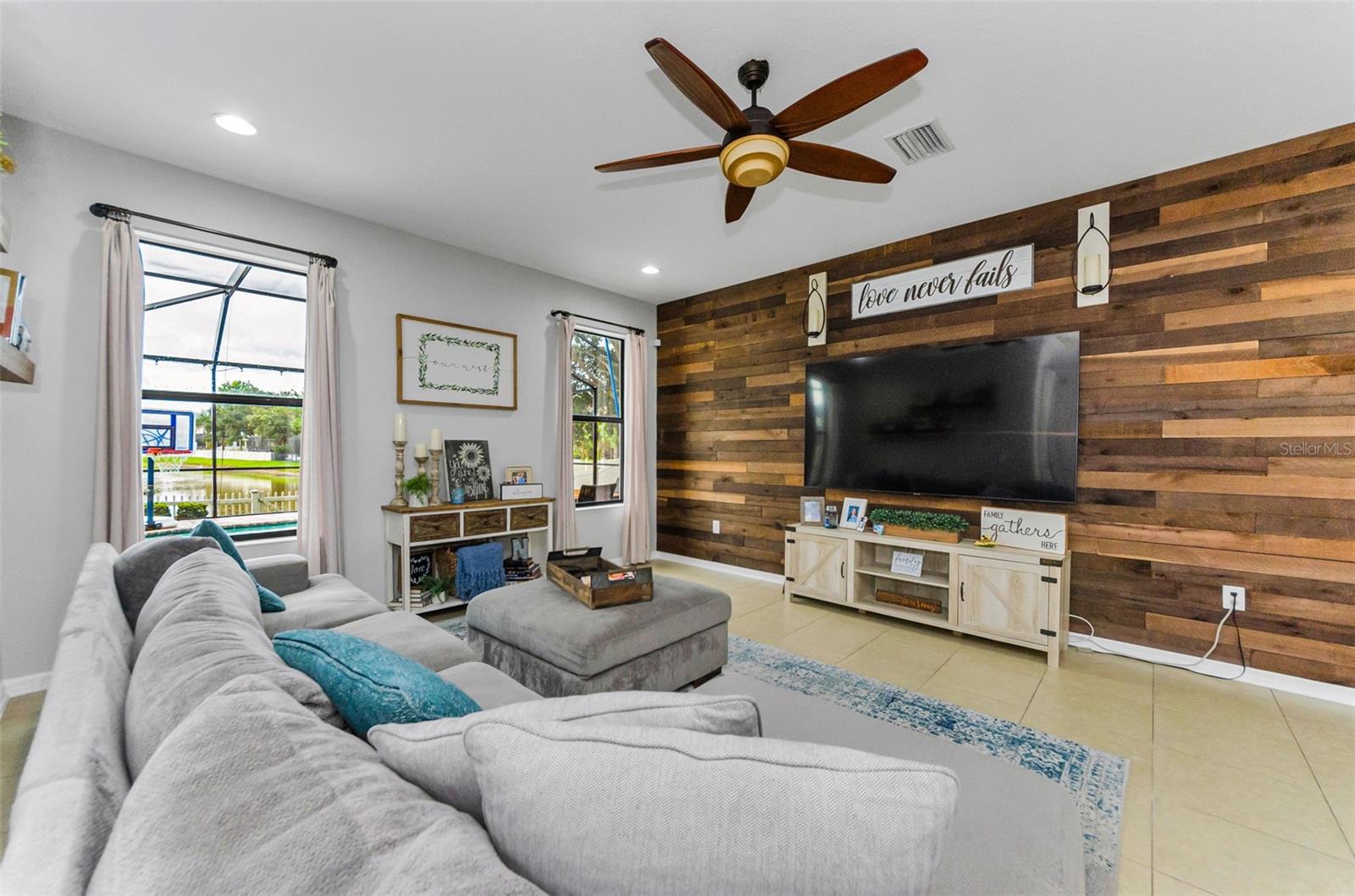 Image 4 of 52 For 1236 Ketzal Drive
