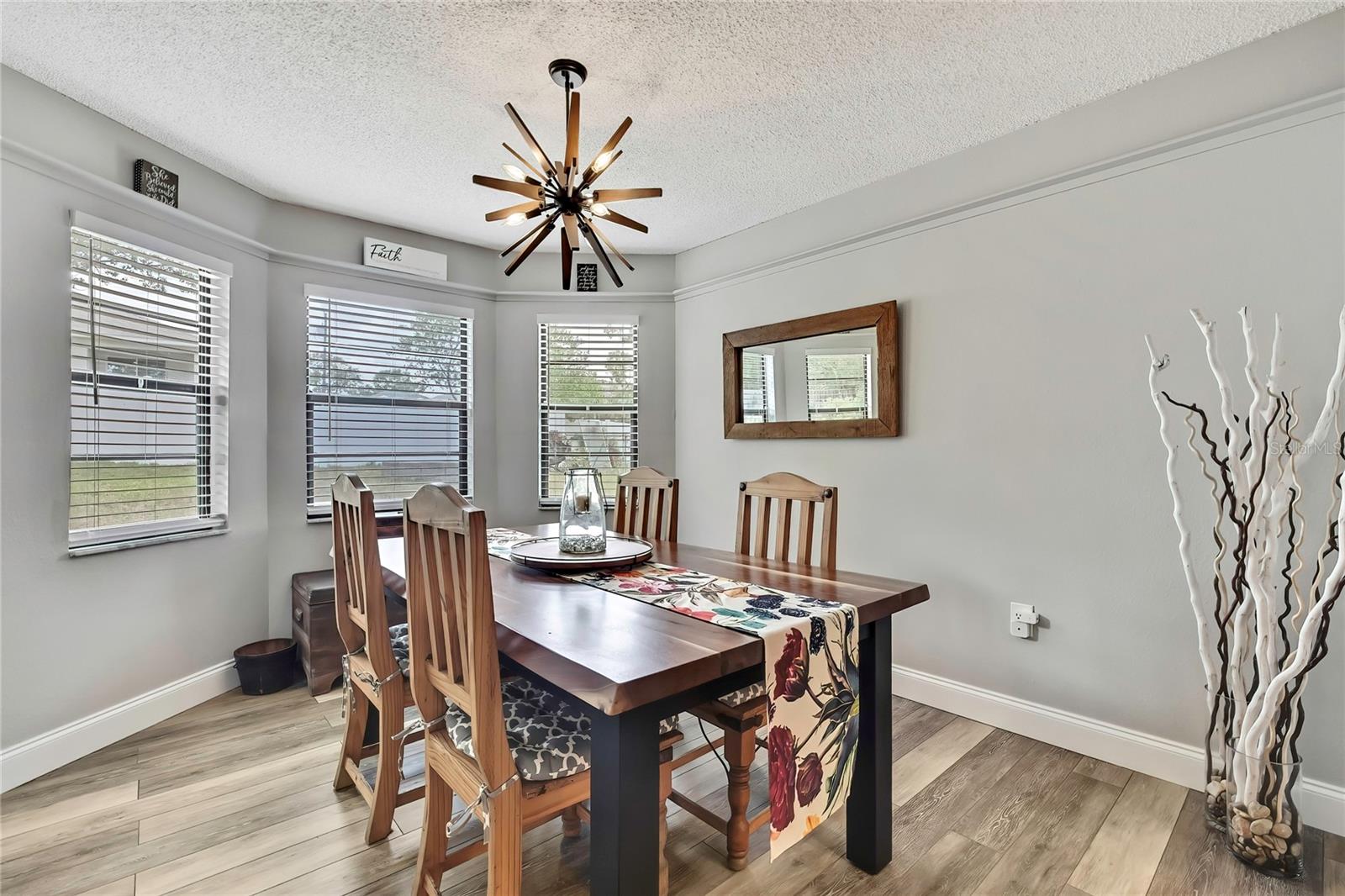 Image 17 of 41 For 4072 Everett Avenue