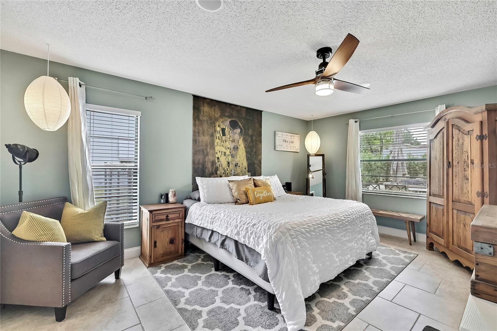Image 18 of 41 For 4072 Everett Avenue