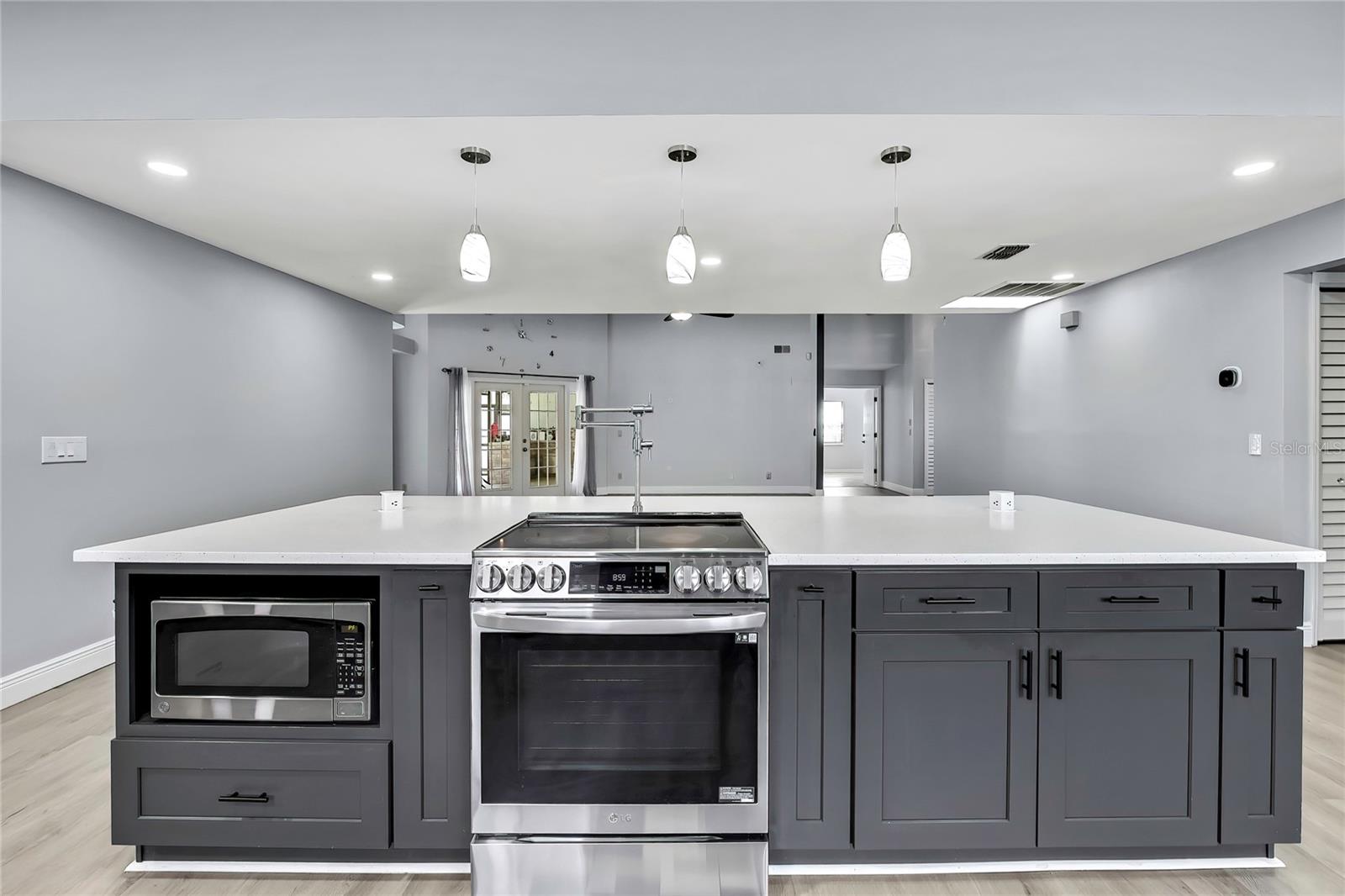 Image 13 of 49 For 10277 Rosetti Ct