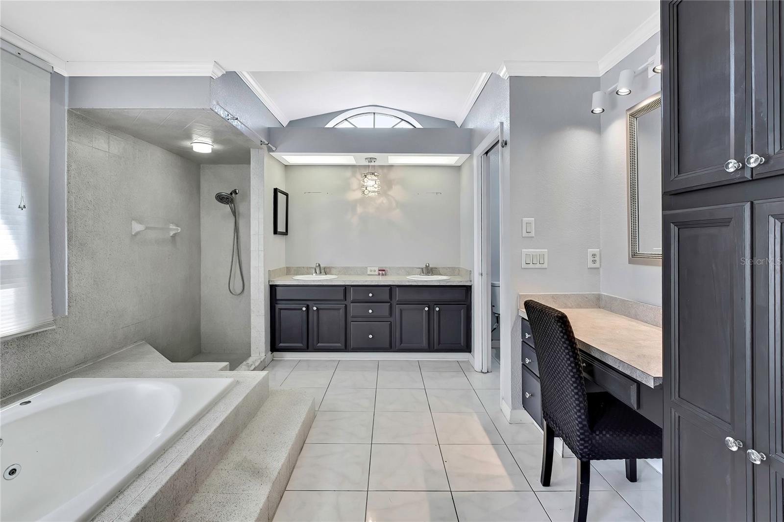 Image 24 of 49 For 10277 Rosetti Ct