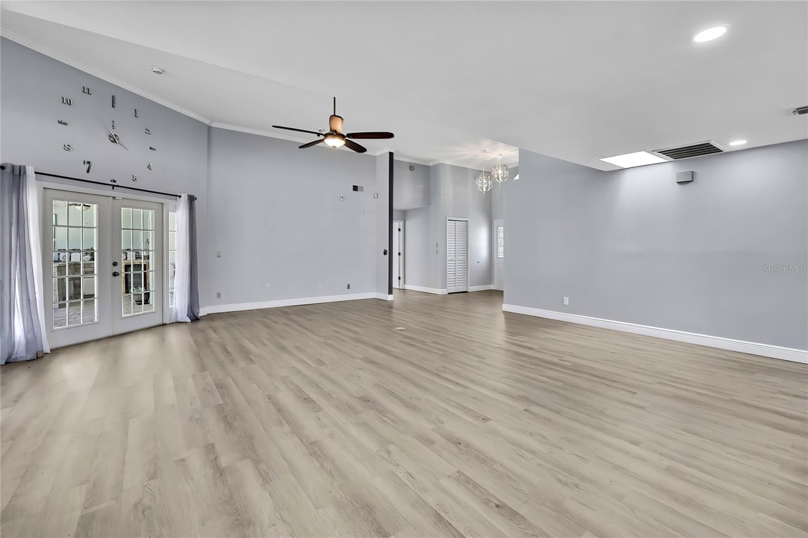 Image 6 of 49 For 10277 Rosetti Ct