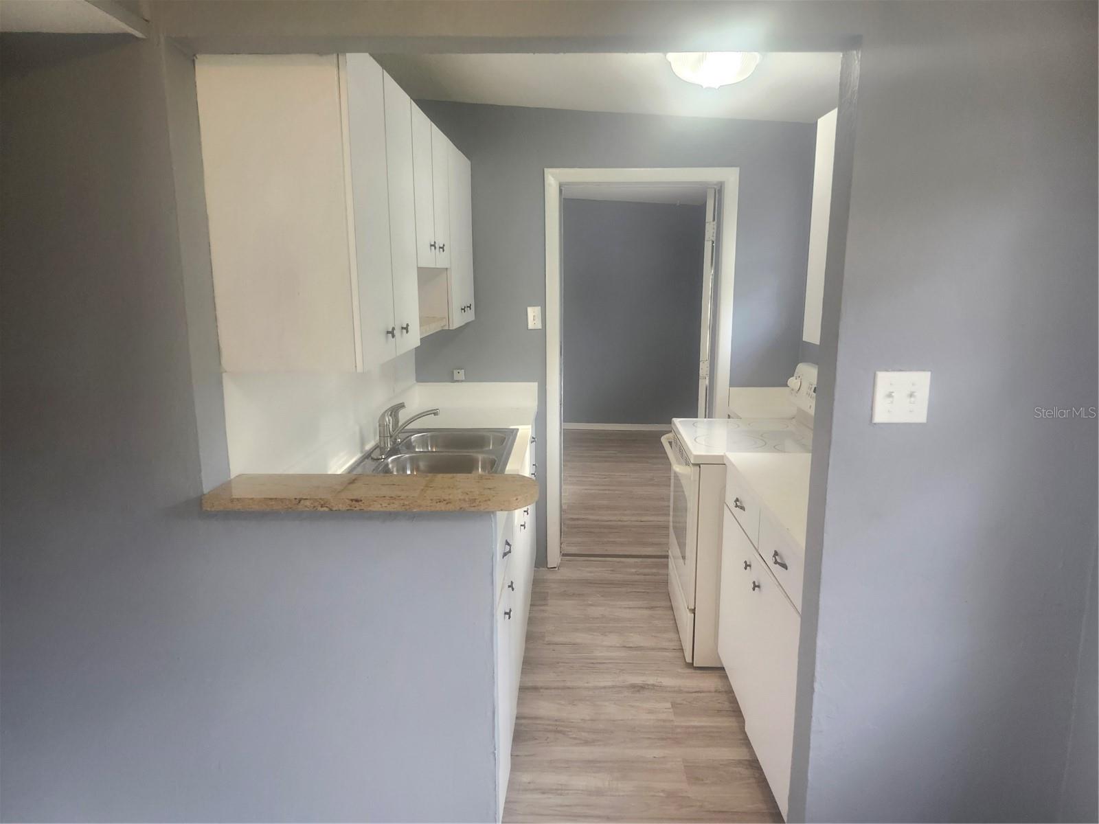 Image 21 of 27 For 9432 84th Street