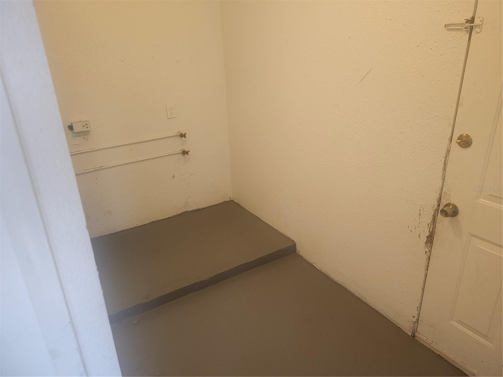Image 22 of 27 For 9432 84th Street
