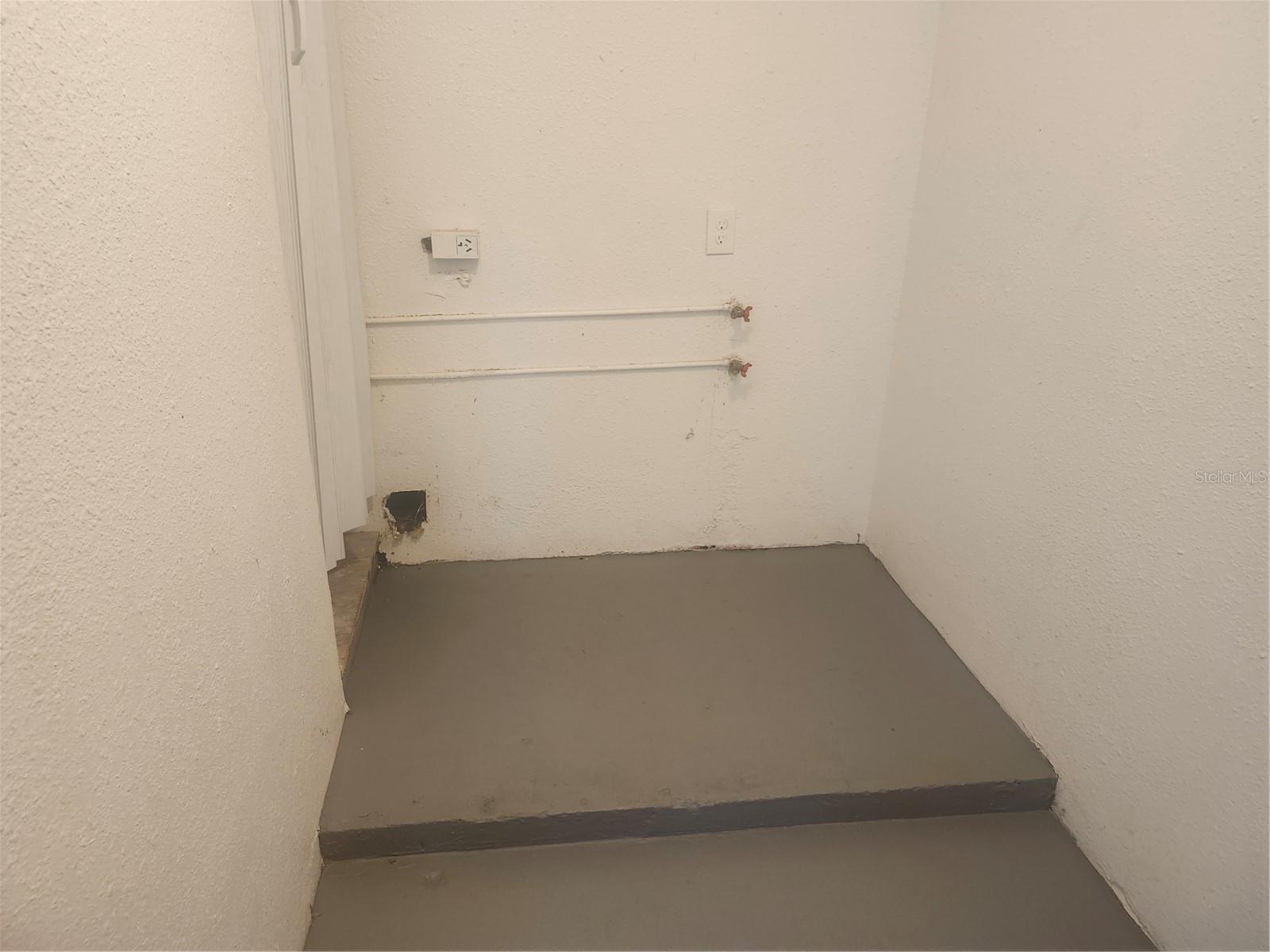 Image 23 of 27 For 9432 84th Street