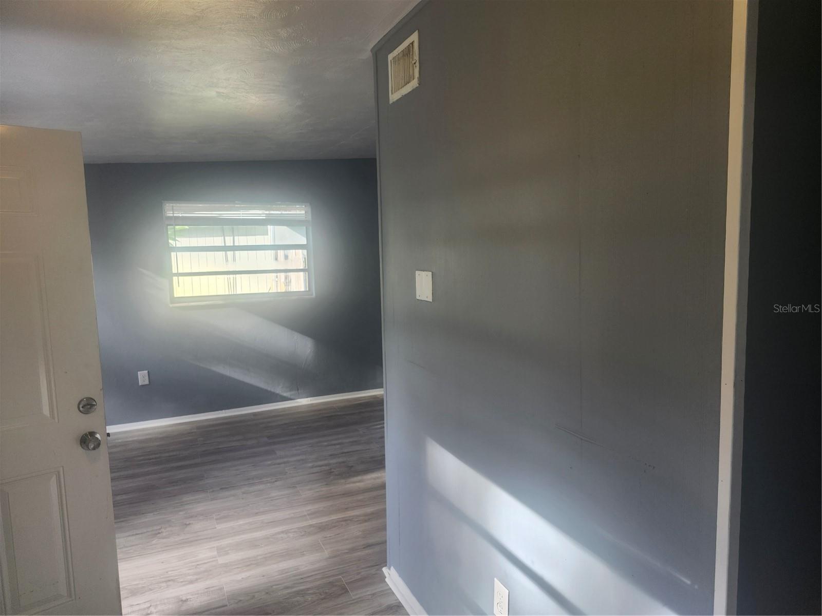 Image 26 of 27 For 9432 84th Street