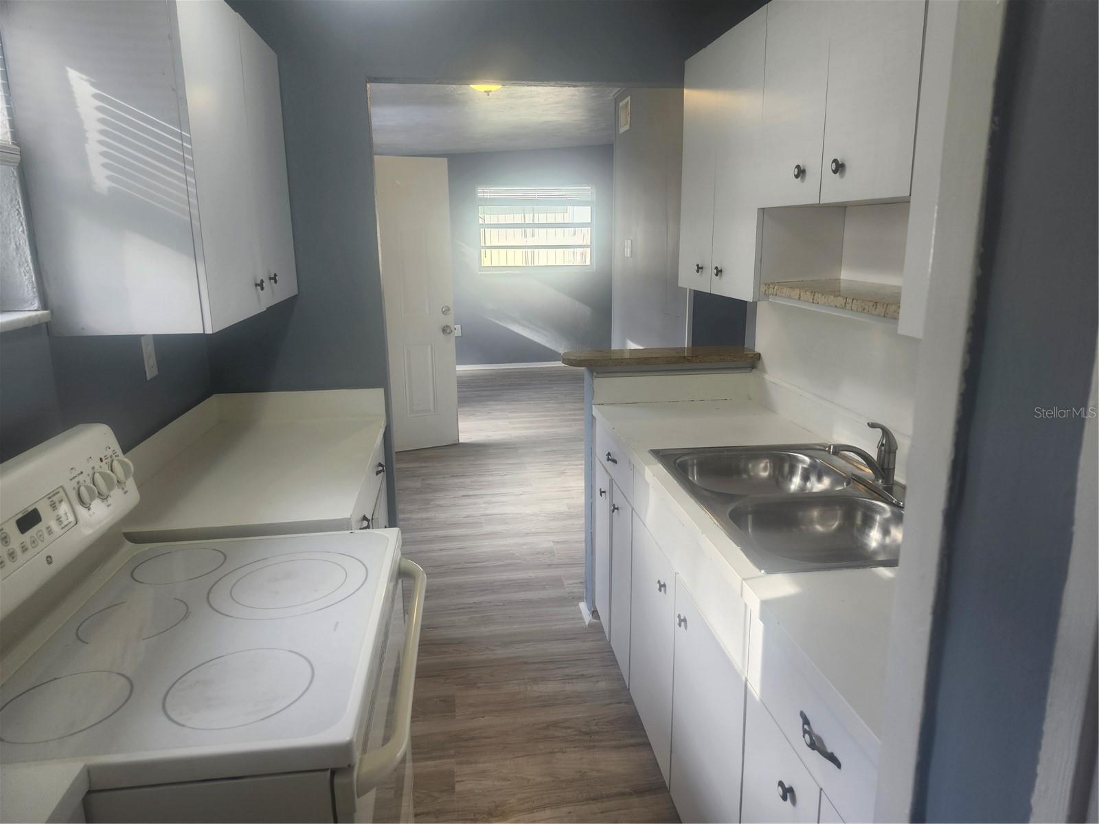 Image 4 of 27 For 9432 84th Street