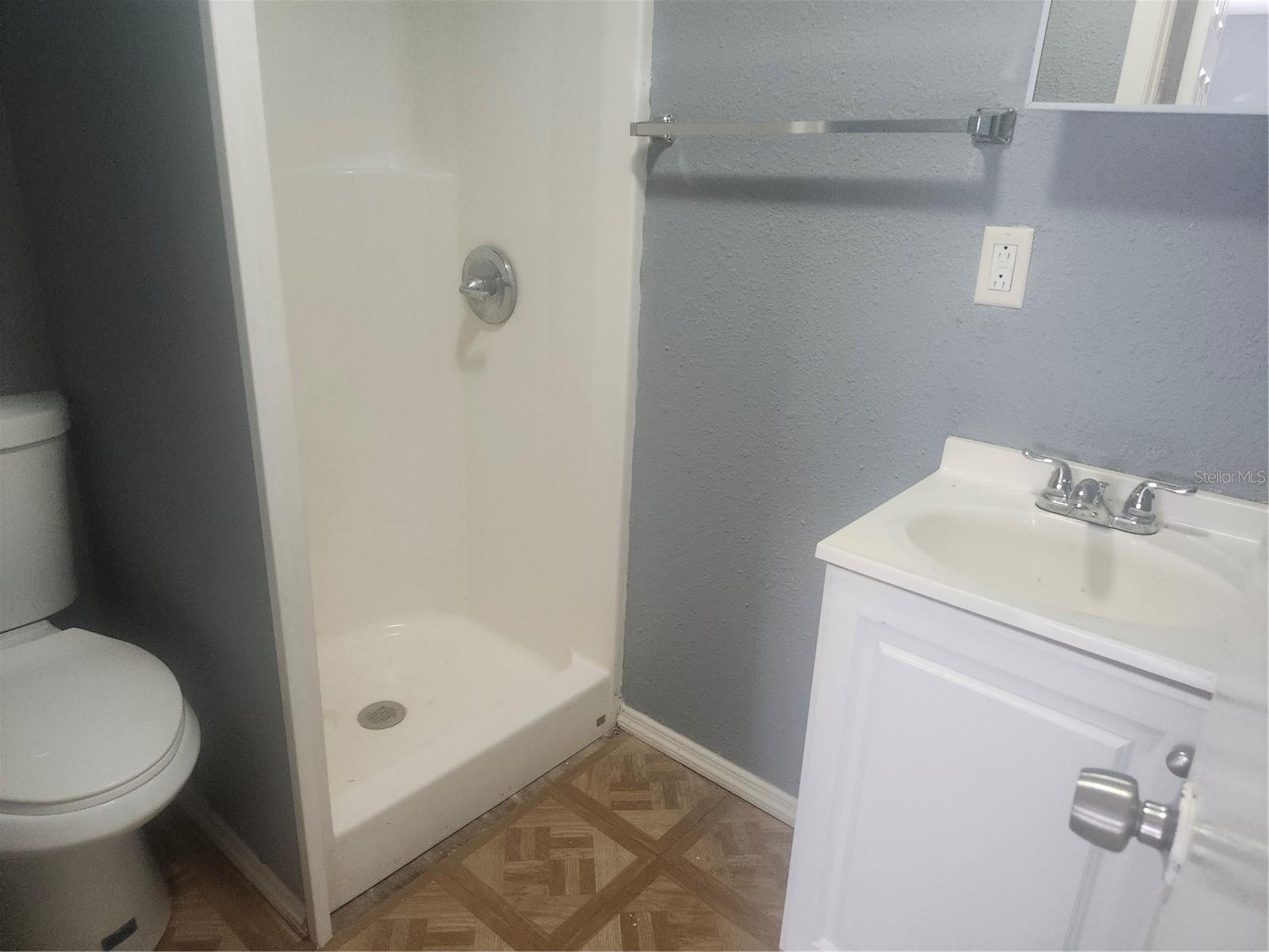 Image 5 of 27 For 9432 84th Street