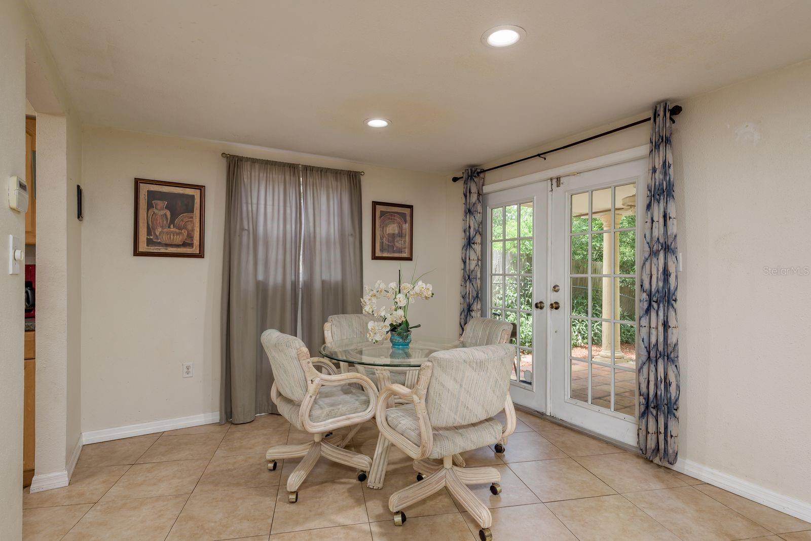 Image 11 of 25 For 3140 Bahia Avenue