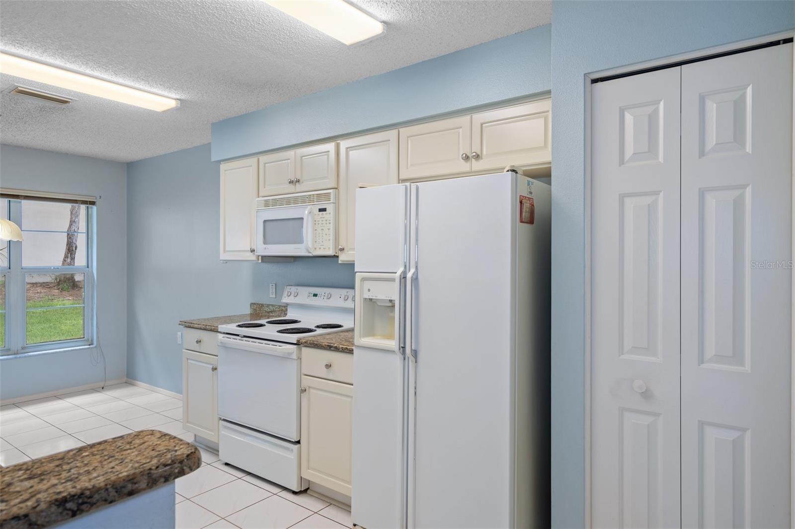 Image 13 of 45 For 2165 Springmeadow Drive
