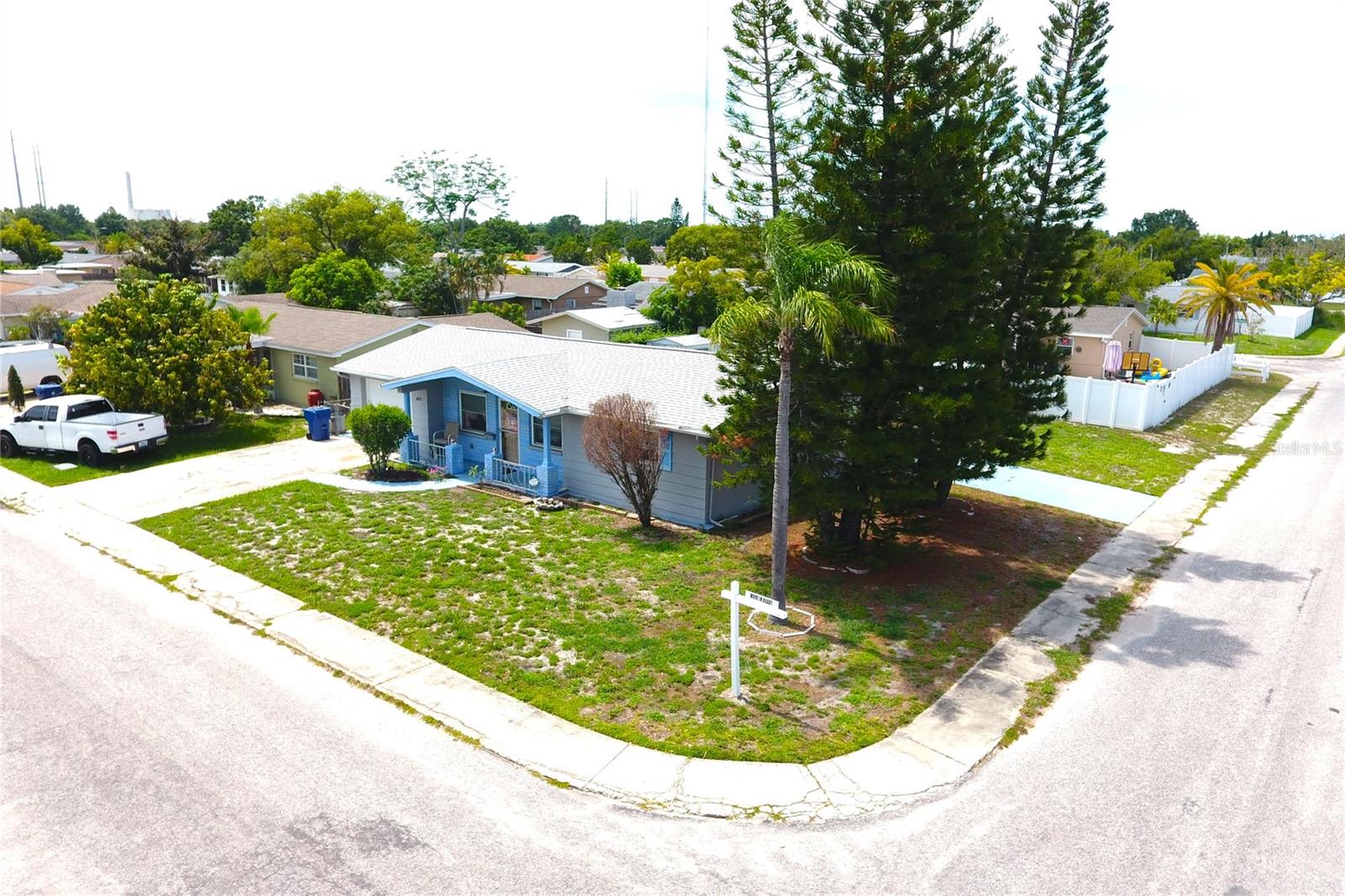 Image 5 of 50 For 3151 Wellington Drive