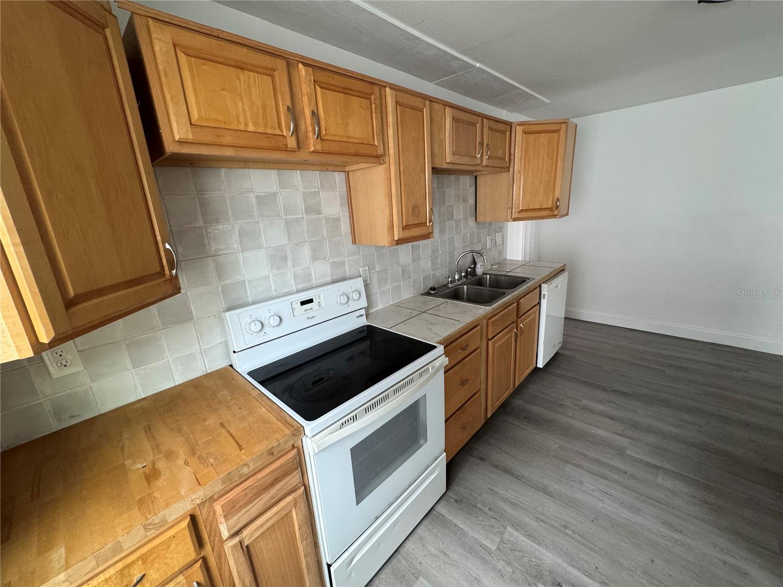 Image 11 of 29 For 221 Highland Street