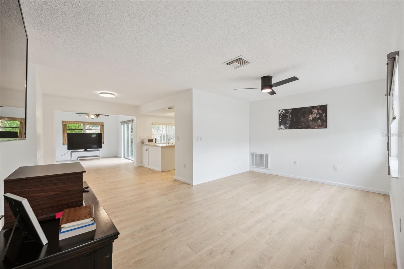 Image 11 of 43 For 13001 Sawmill Way