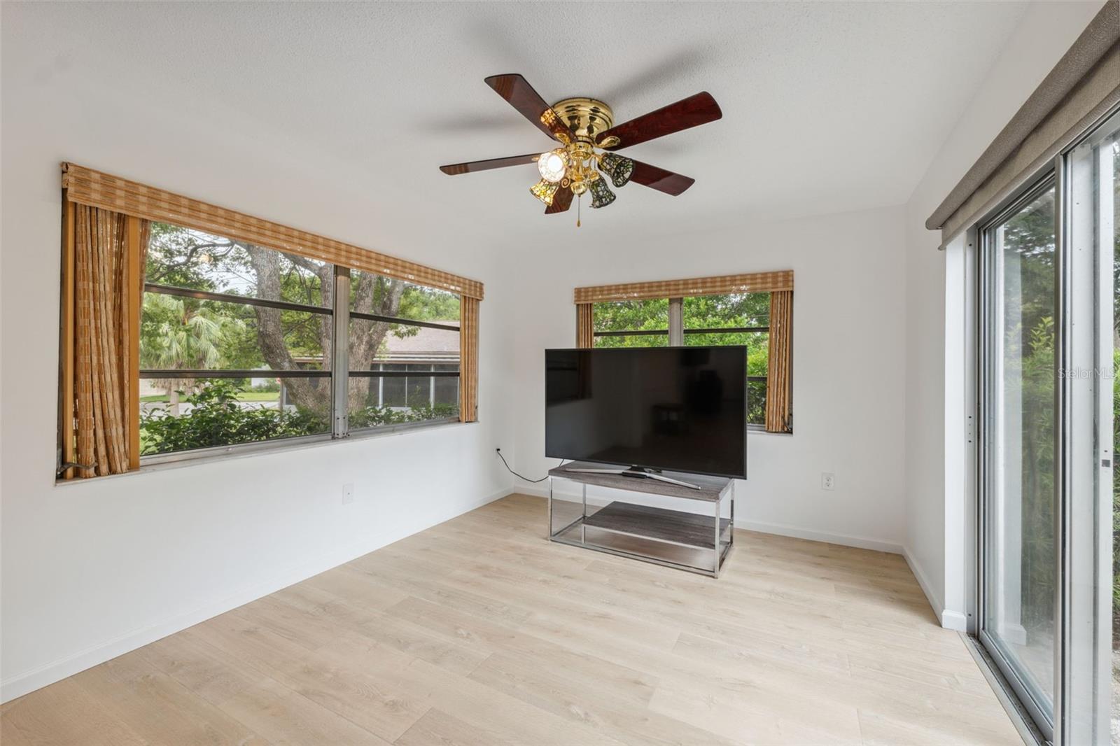 Image 21 of 43 For 13001 Sawmill Way