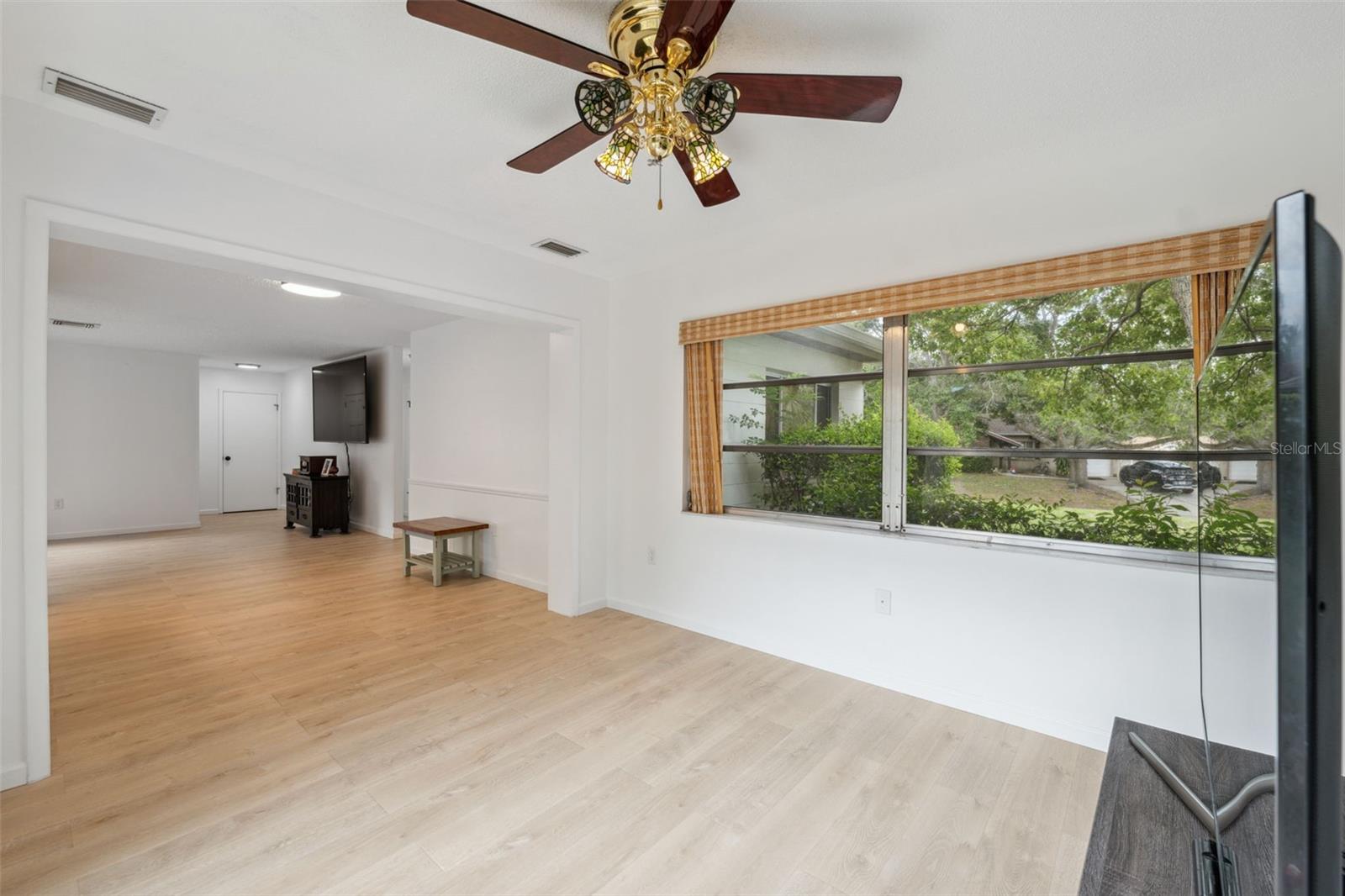 Image 24 of 43 For 13001 Sawmill Way