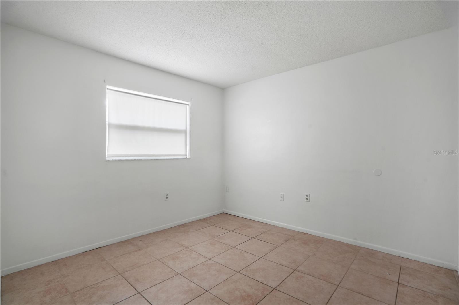 Listing photo id 9 for 8053 Dedham Drive