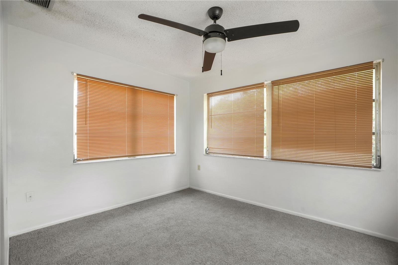 Listing photo id 6 for 8053 Dedham Drive