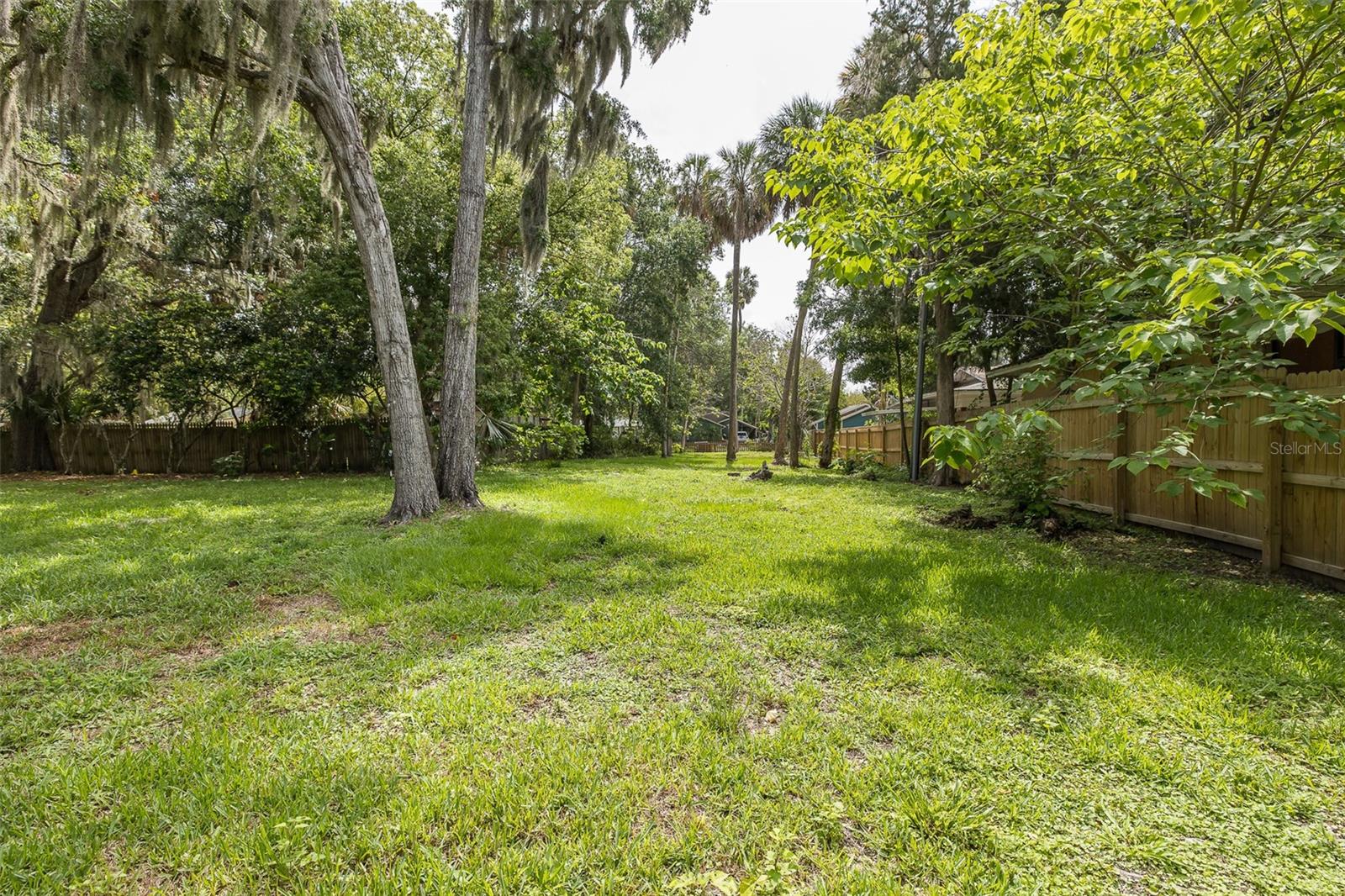 Listing photo id 11 for 7424 Grand Boulevard