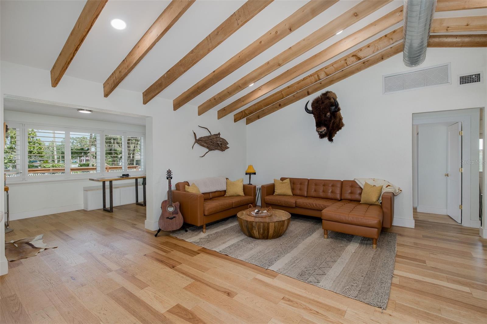 Listing photo id 16 for 7424 Grand Boulevard