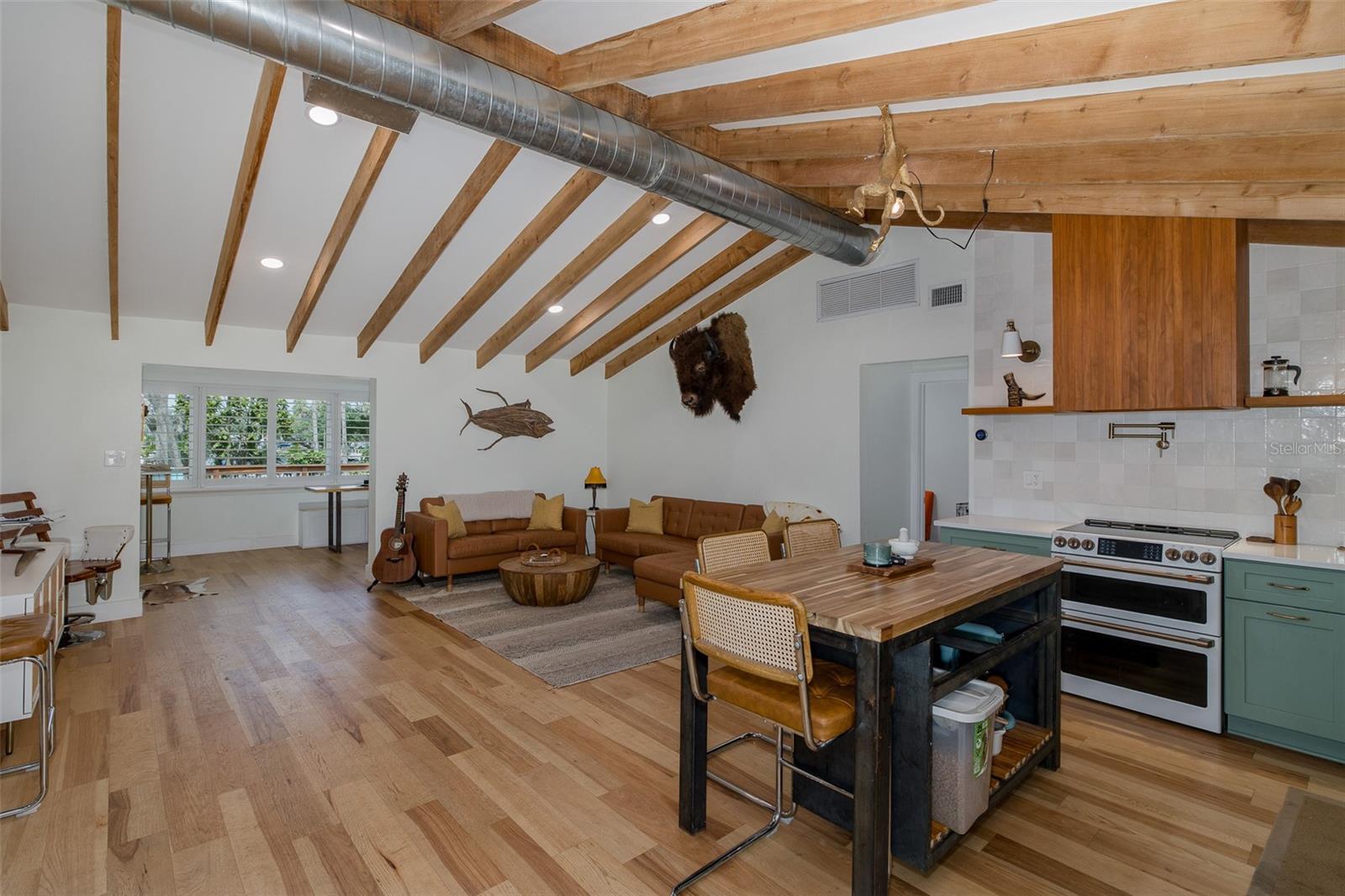 Listing photo id 17 for 7424 Grand Boulevard