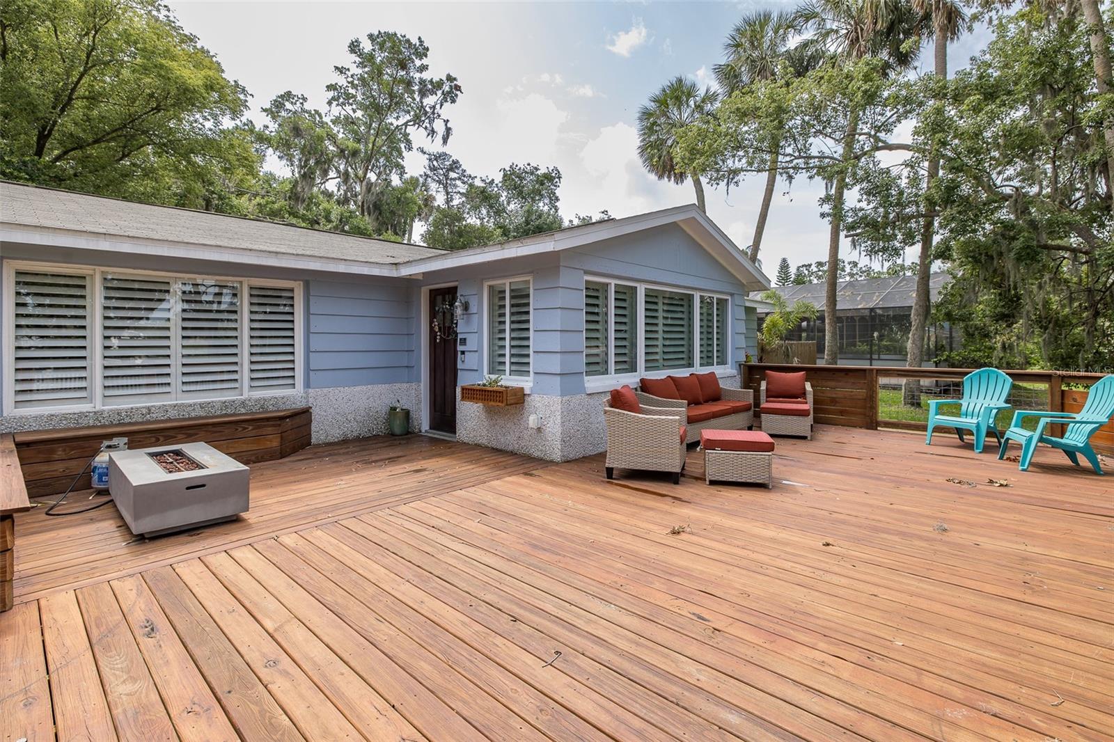 Listing photo id 0 for 7424 Grand Boulevard