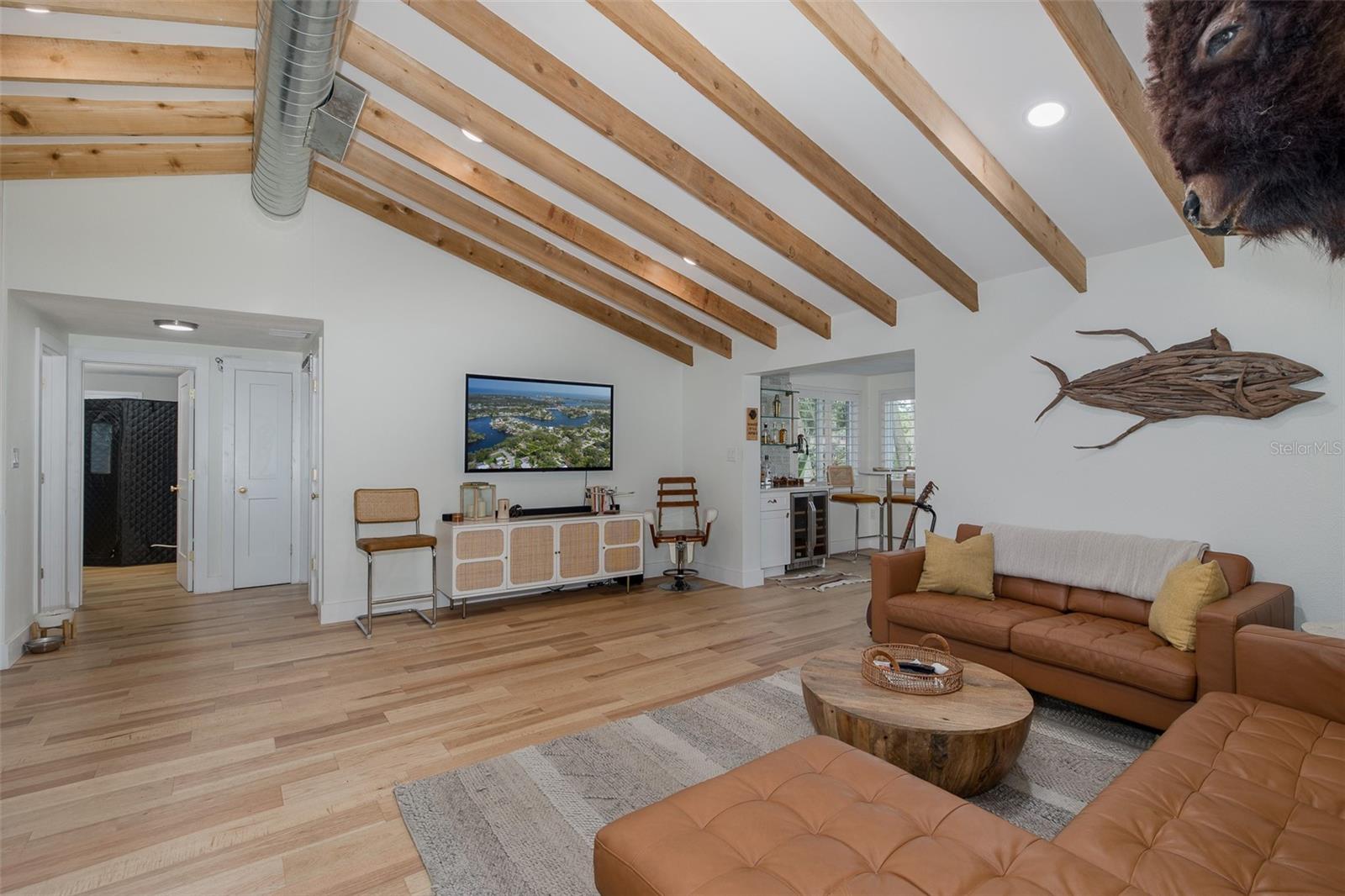 Listing photo id 19 for 7424 Grand Boulevard