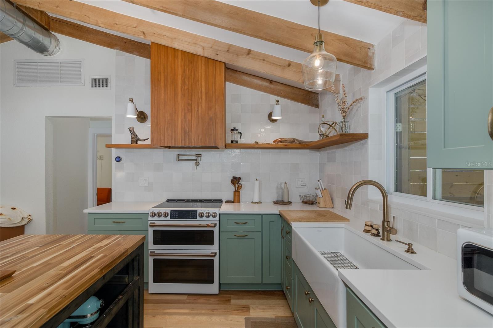Listing photo id 20 for 7424 Grand Boulevard