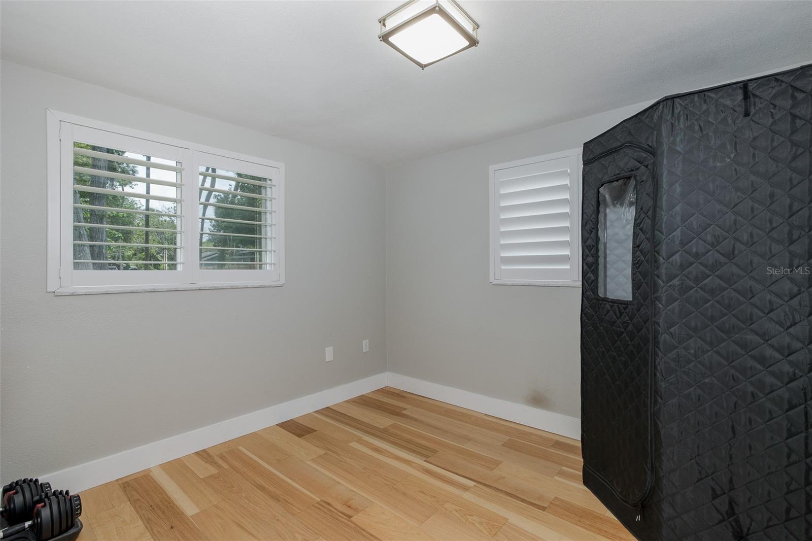 Listing photo id 30 for 7424 Grand Boulevard