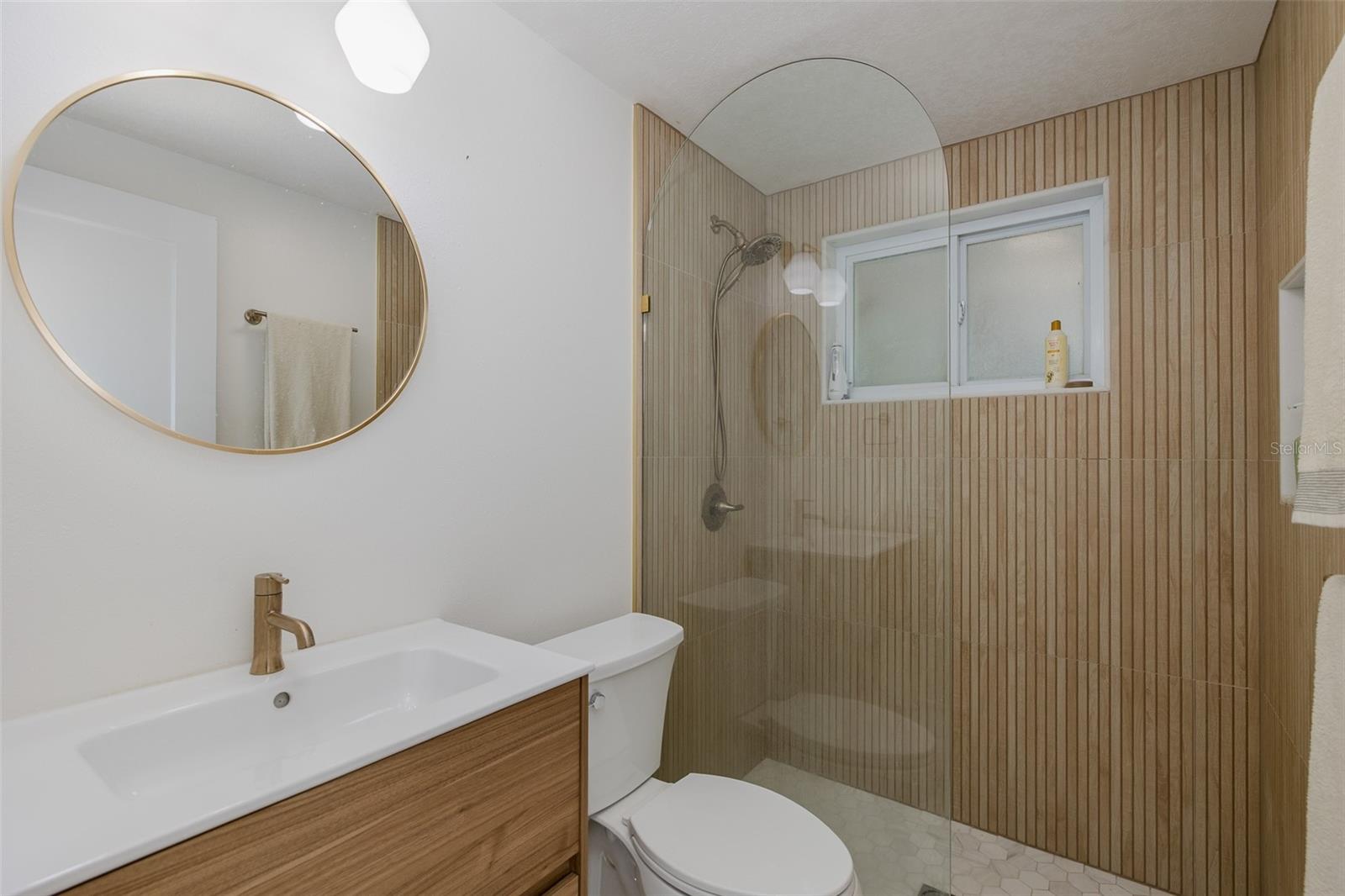 Listing photo id 31 for 7424 Grand Boulevard