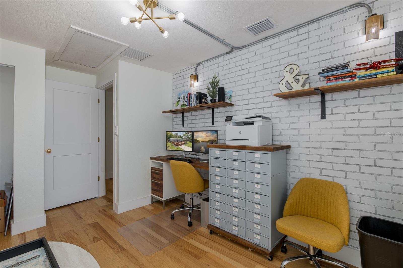 Listing photo id 34 for 7424 Grand Boulevard