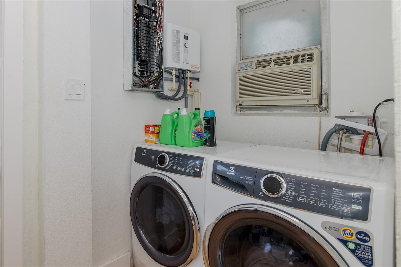 Listing photo id 36 for 7424 Grand Boulevard