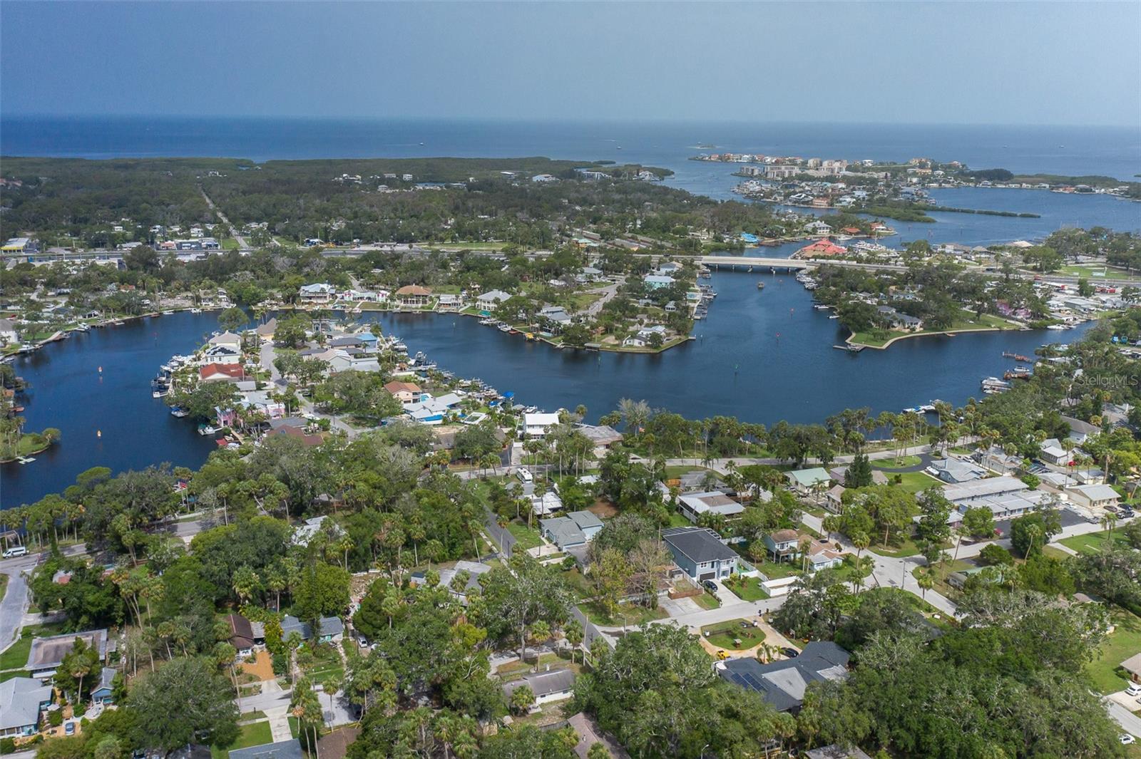 Listing photo id 41 for 7424 Grand Boulevard