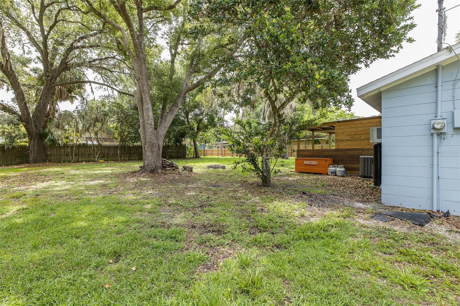 Listing photo id 57 for 7424 Grand Boulevard