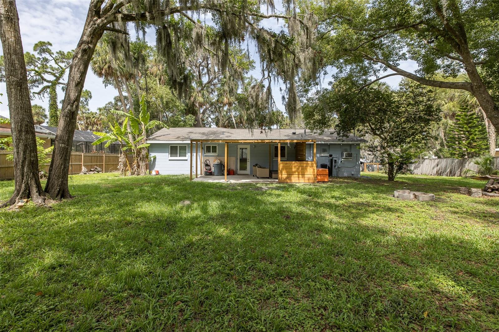 Listing photo id 59 for 7424 Grand Boulevard