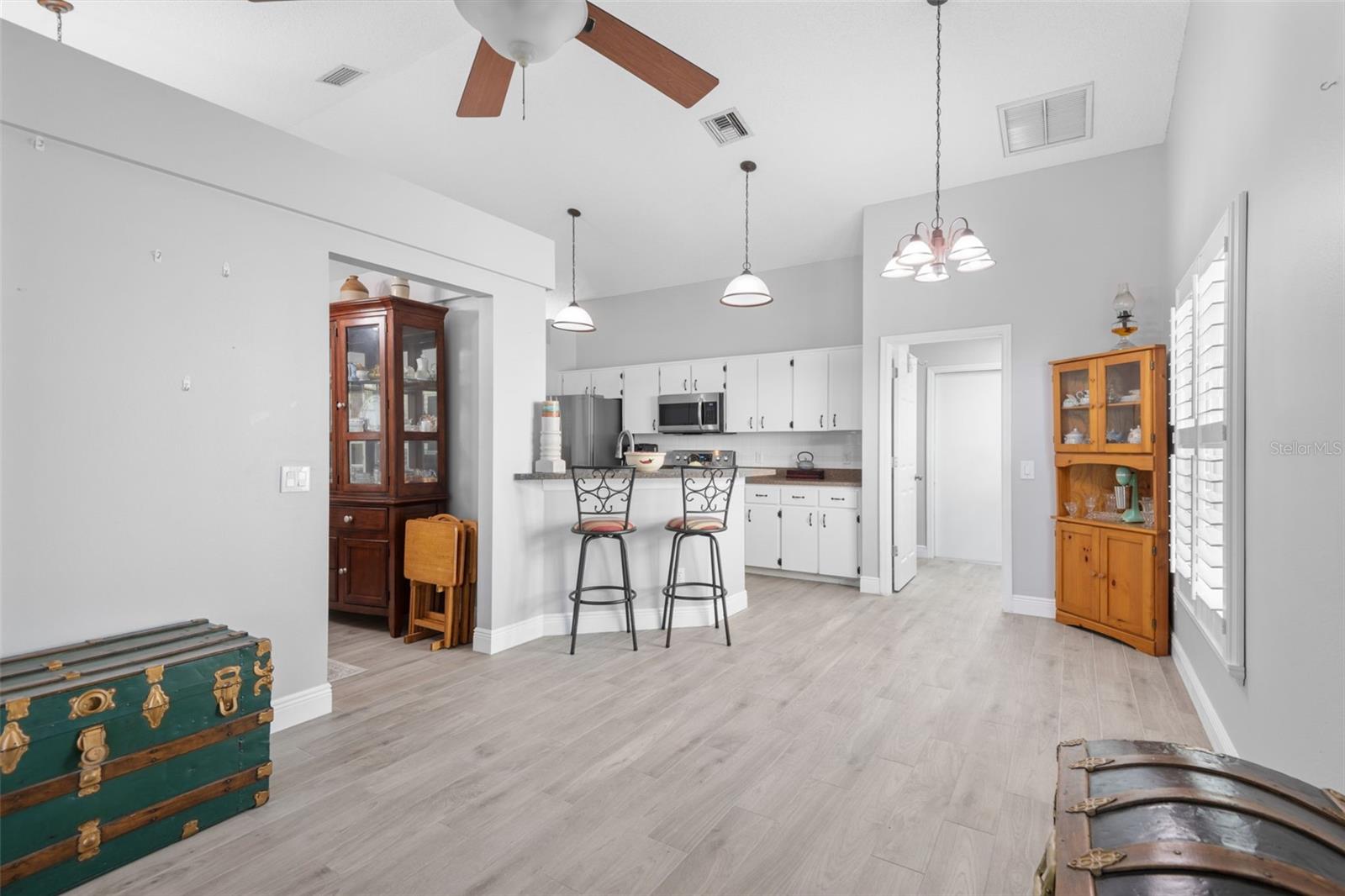 Image 11 of 26 For 7923 Woburn Street