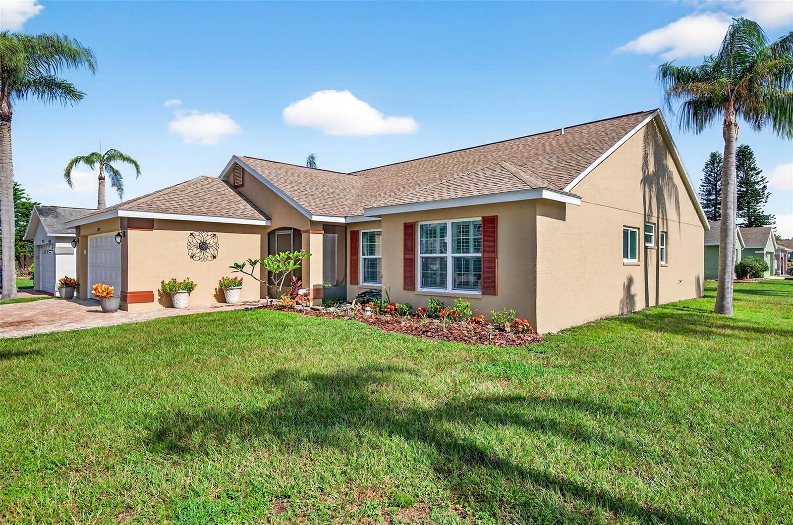 Listing photo id 29 for 7923 Woburn Street